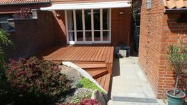 Terrasse mit Garten