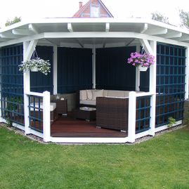 Pavillon weiß Blau