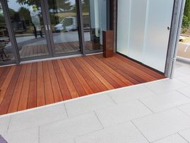 Schmale Terrasse