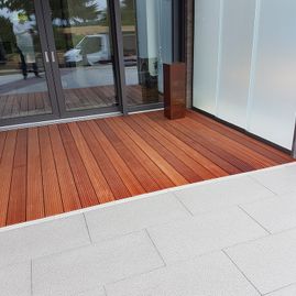 Schmale Terrasse
